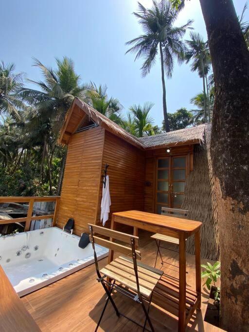 Mangifera Treehouse-Elixir Beach Farm-Jacuzzi-Cozy Villa Alibag Bagian luar foto