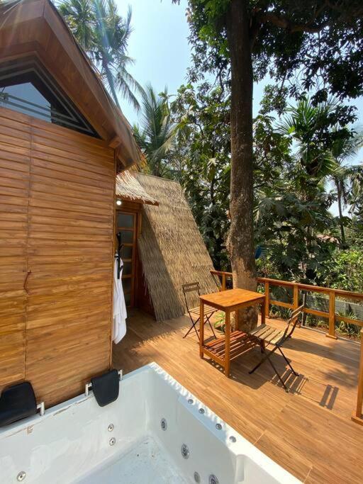 Mangifera Treehouse-Elixir Beach Farm-Jacuzzi-Cozy Villa Alibag Bagian luar foto