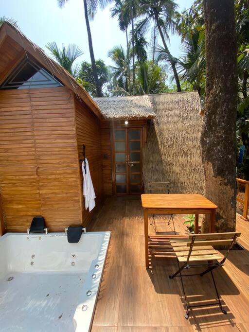 Mangifera Treehouse-Elixir Beach Farm-Jacuzzi-Cozy Villa Alibag Bagian luar foto